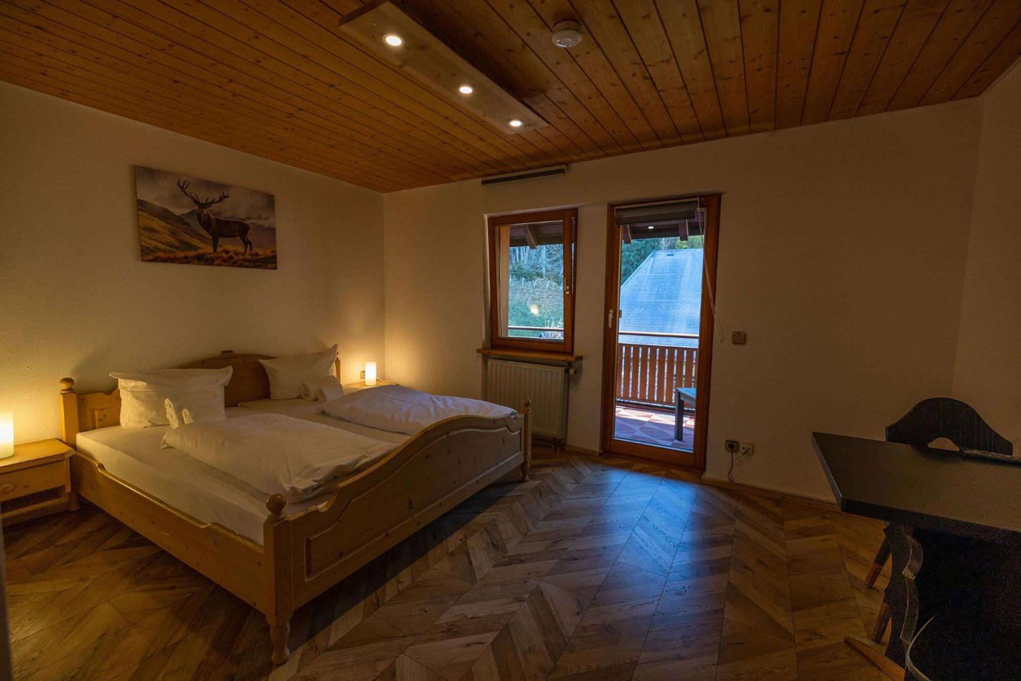 Berghotel Und Restaurant Kraeuter Chalet ฟวร์ตวานเงน ภายนอก รูปภาพ