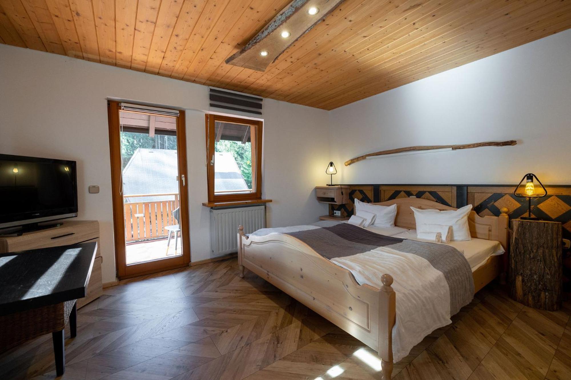 Berghotel Und Restaurant Kraeuter Chalet ฟวร์ตวานเงน ภายนอก รูปภาพ